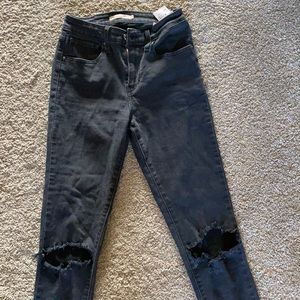levi’s black high rise skinny jeans